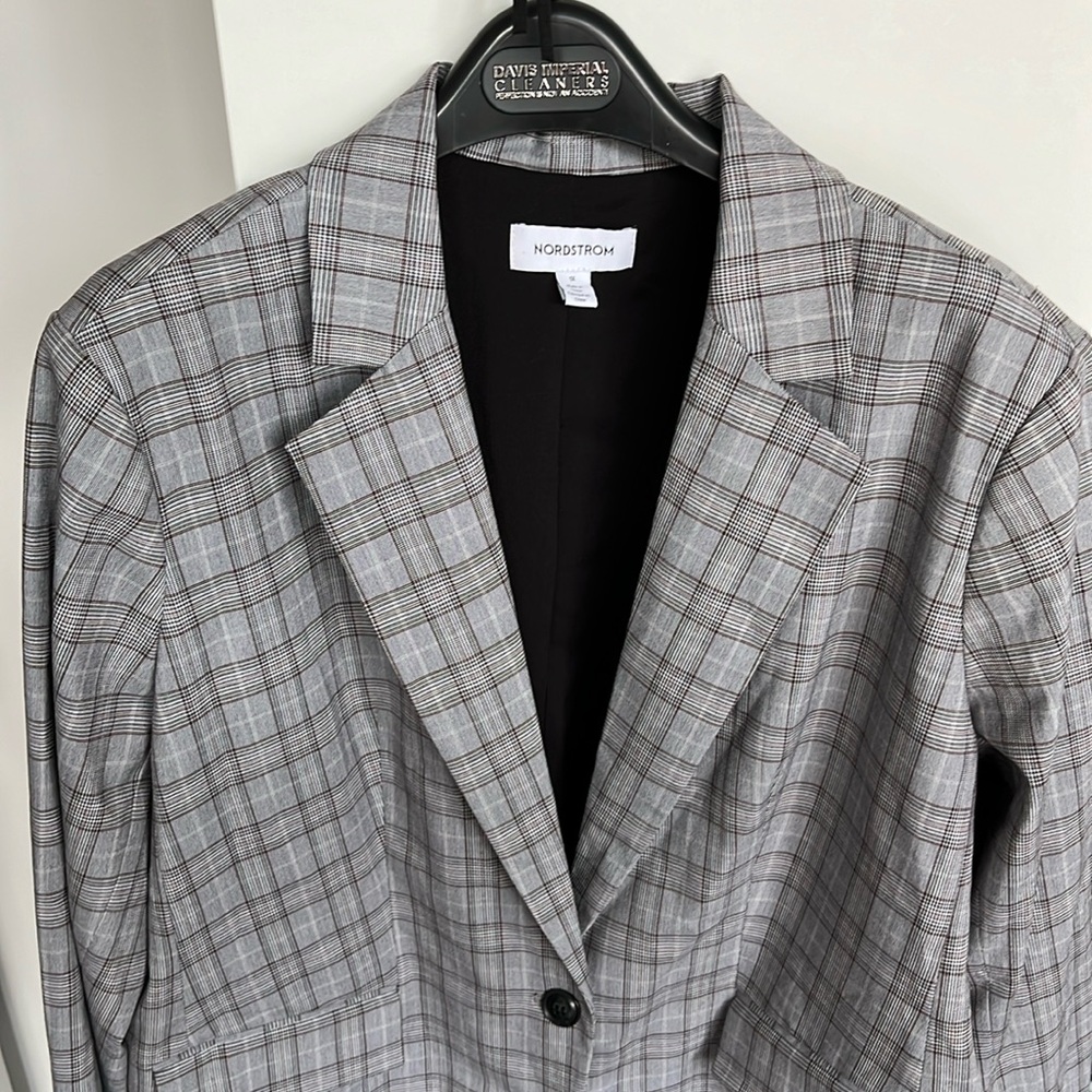 NWT women’s 1x gray plaid jacket